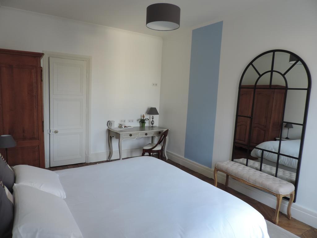 Bed and Breakfast Cedre Et Charme Saint-Branchs Habitación foto