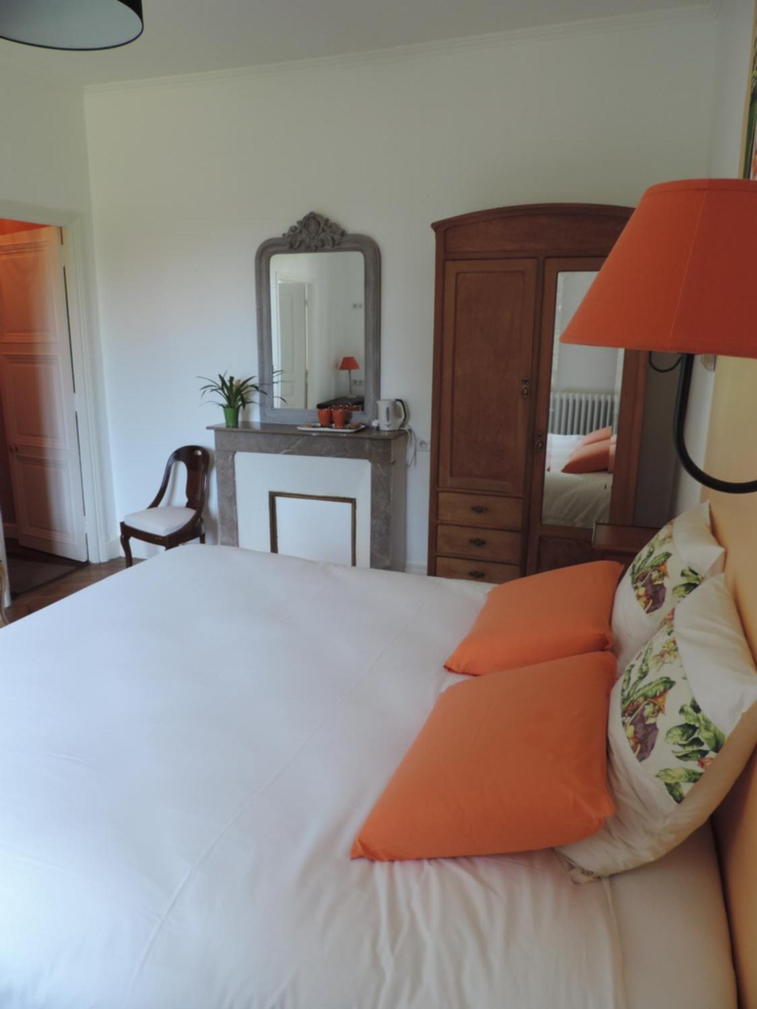 Bed and Breakfast Cedre Et Charme Saint-Branchs Exterior foto
