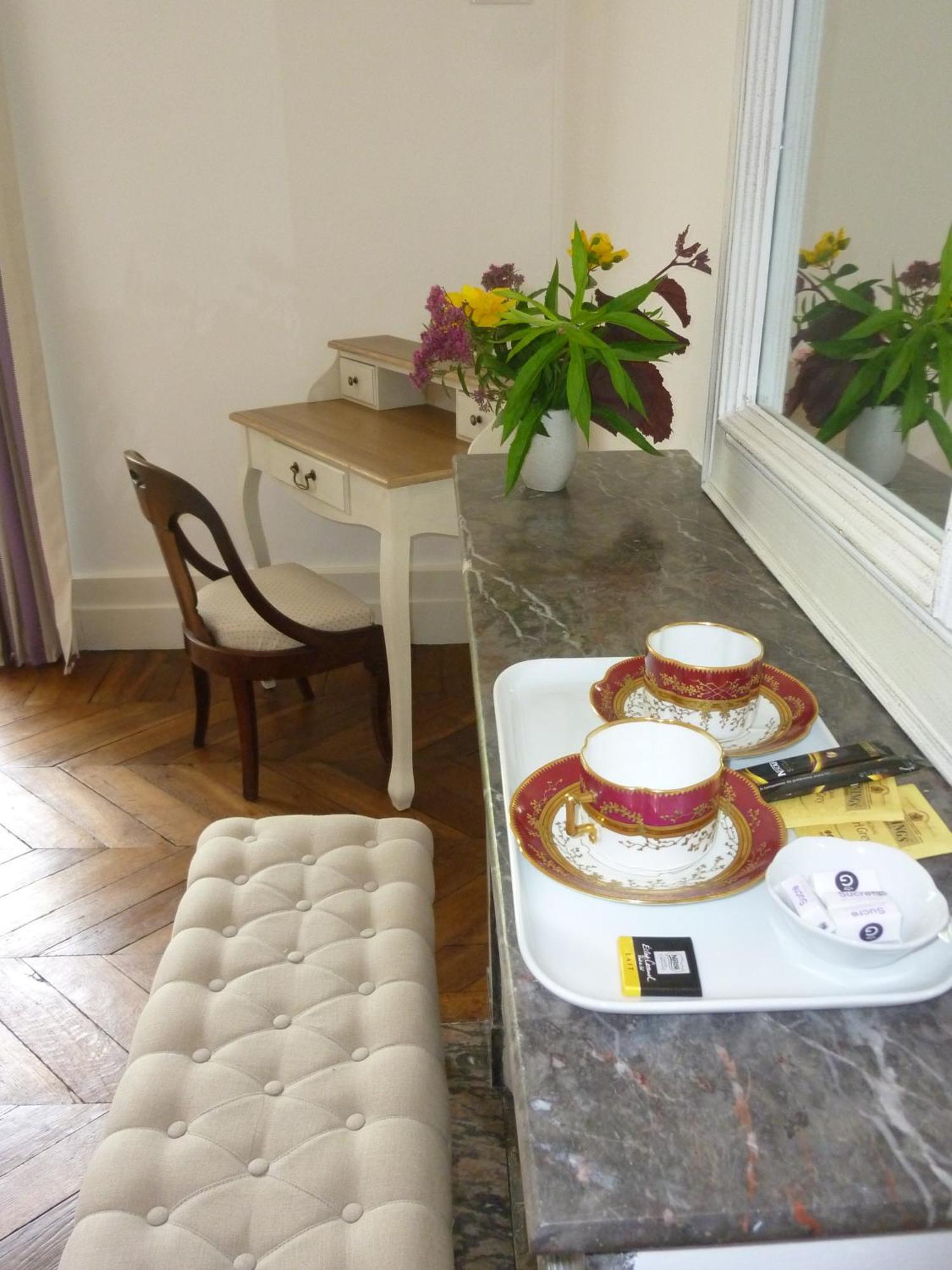 Bed and Breakfast Cedre Et Charme Saint-Branchs Exterior foto