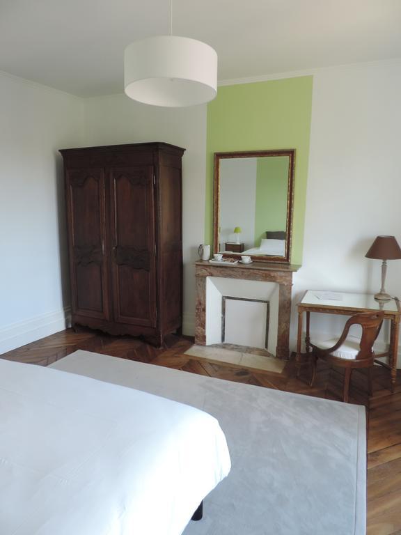 Bed and Breakfast Cedre Et Charme Saint-Branchs Exterior foto