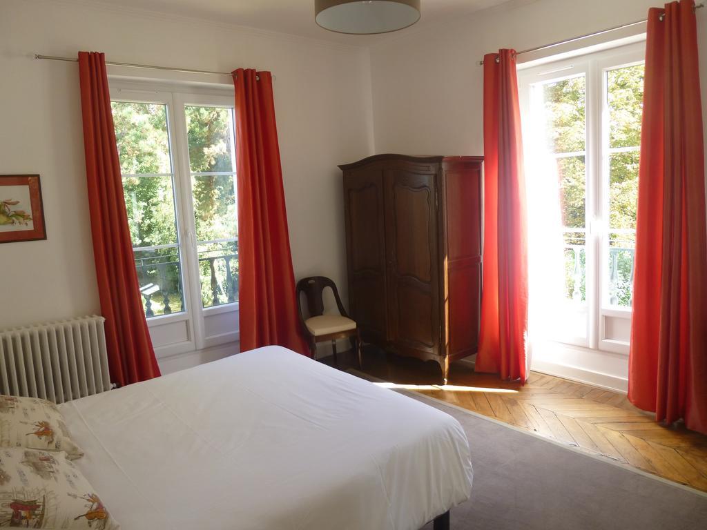 Bed and Breakfast Cedre Et Charme Saint-Branchs Habitación foto