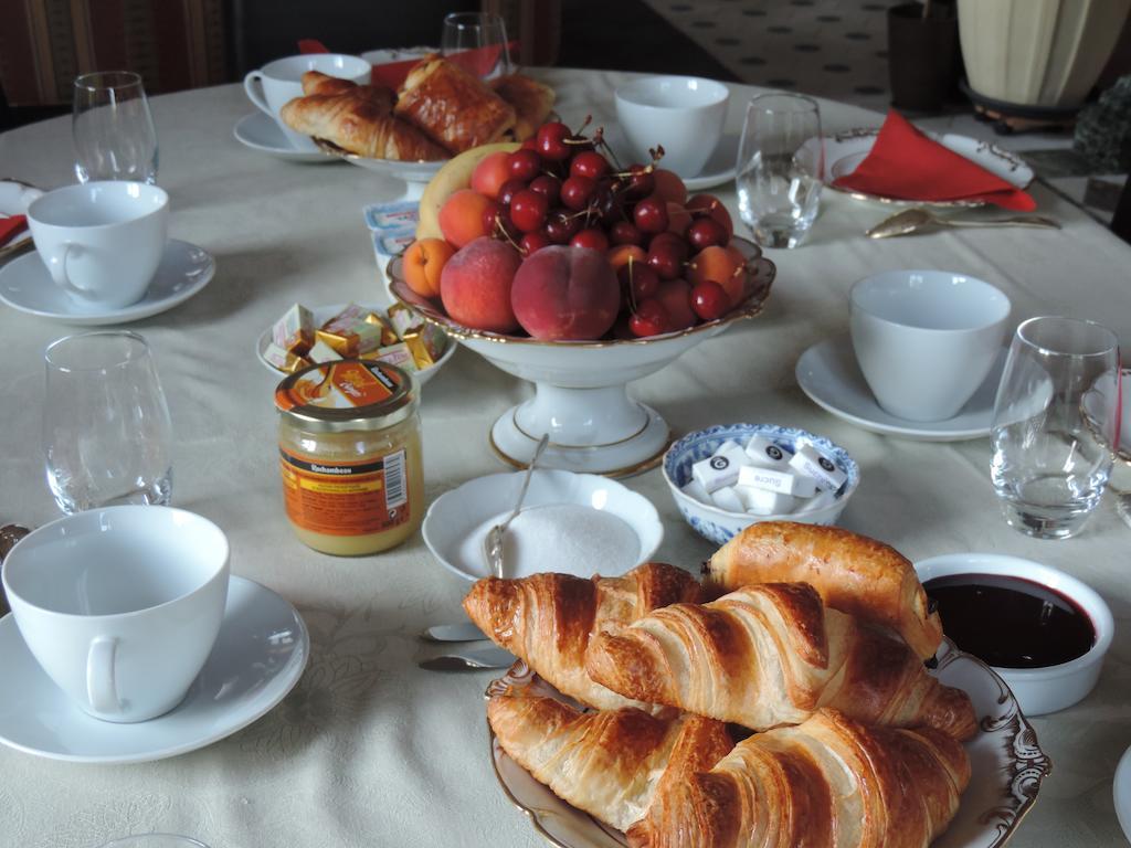 Bed and Breakfast Cedre Et Charme Saint-Branchs Exterior foto