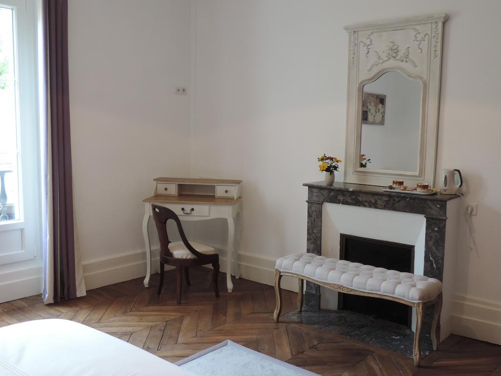 Bed and Breakfast Cedre Et Charme Saint-Branchs Habitación foto