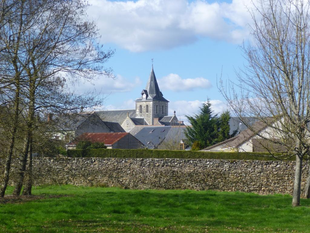 Bed and Breakfast Cedre Et Charme Saint-Branchs Exterior foto