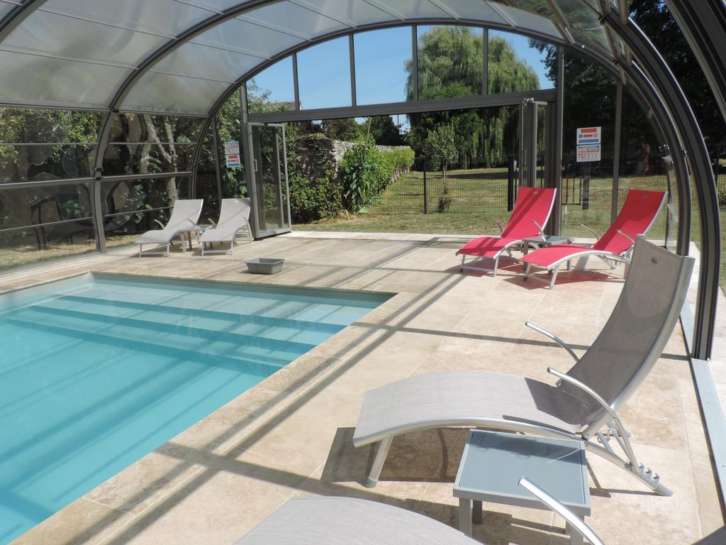 Bed and Breakfast Cedre Et Charme Saint-Branchs Exterior foto