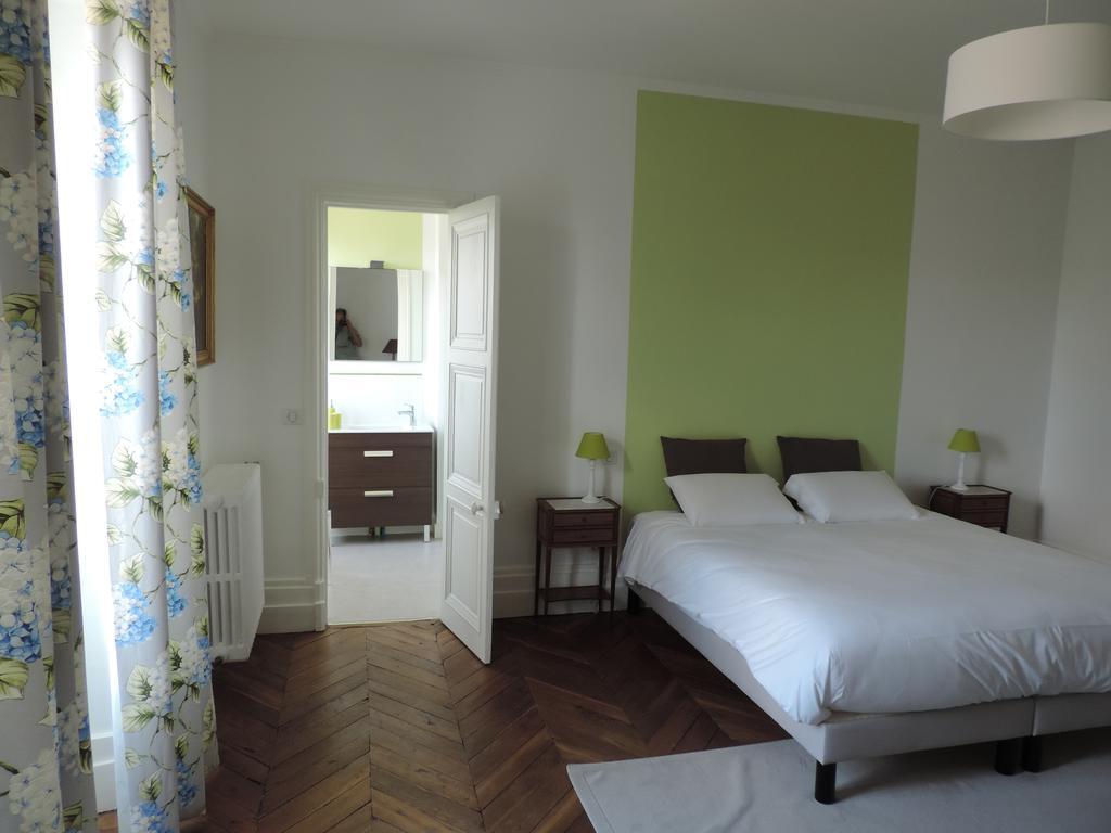 Bed and Breakfast Cedre Et Charme Saint-Branchs Exterior foto